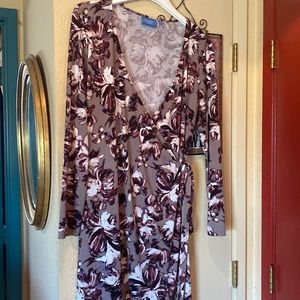 Vera Wang simply Vera collection beautiful floral wrap dress.